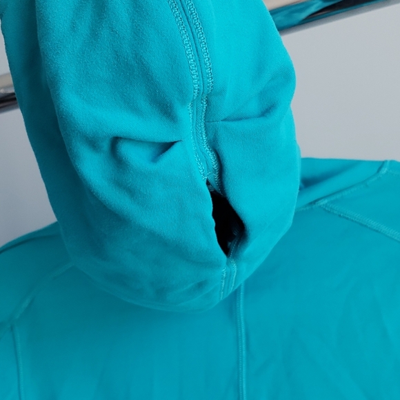 Absolutely stunning Lululemon hoodie - Picture 4 of 7